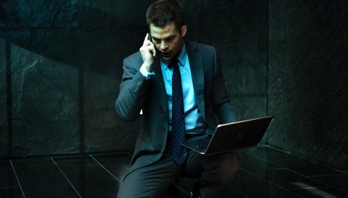 Jack Ryan haciendo cosas tecnológicas de la era 2.0.