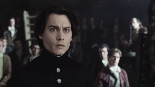 Johnny Depp en vías de hacer sus pesquisas.