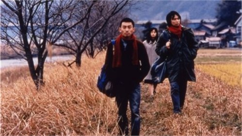 Los dos protagonistas y una inesperada compañera de viaje.