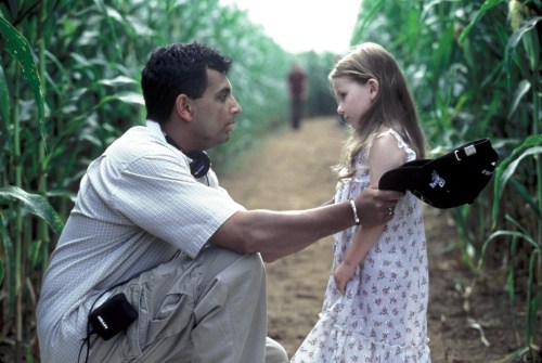 Dando indicaciones a Abigail Brelin antes de que nadie la conociéramos.